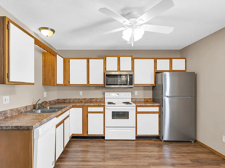 Hershey Clearwater Townhomes — Photo 38