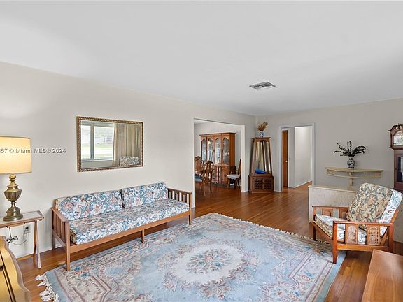 5th image of 8315 SW 61st Ave