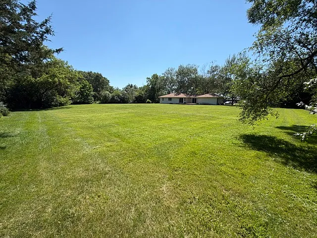 3 bed, 1300 sqft, $2,840 — Photo 2