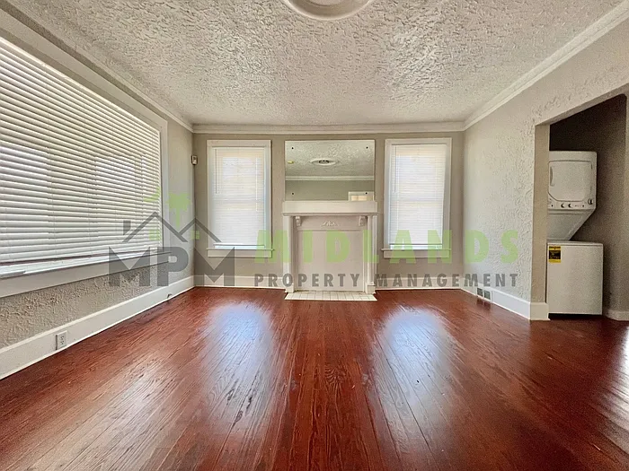 2326 Stark St #A — Photo 7