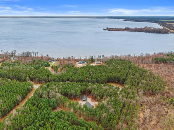 W5430 Southview Dr, Necedah, WI 54646