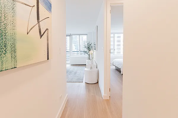 Rented by Greystar | media 7