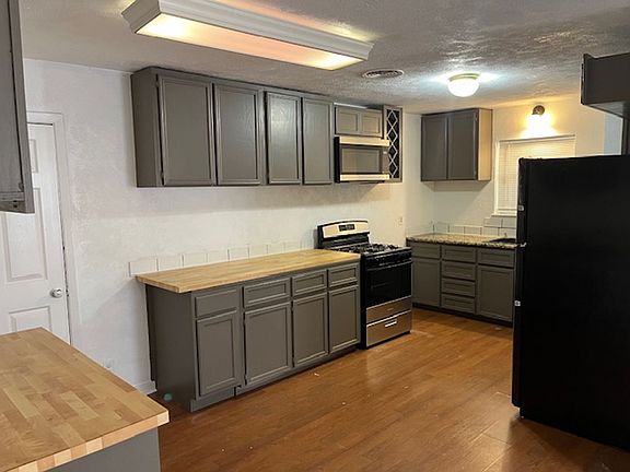 2nd image of 208 E Voelter Ave