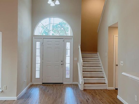 5th image of 16039 Glenbrook Knoll Ln