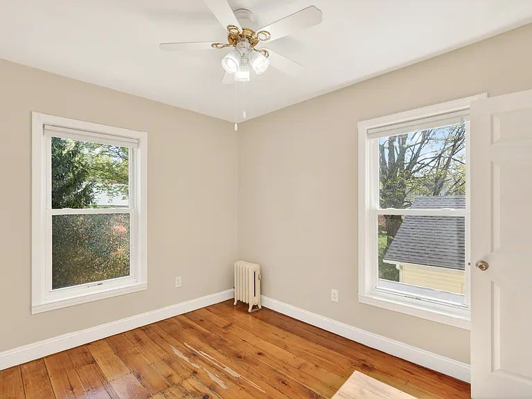 40 Maple St #2 — Photo 13