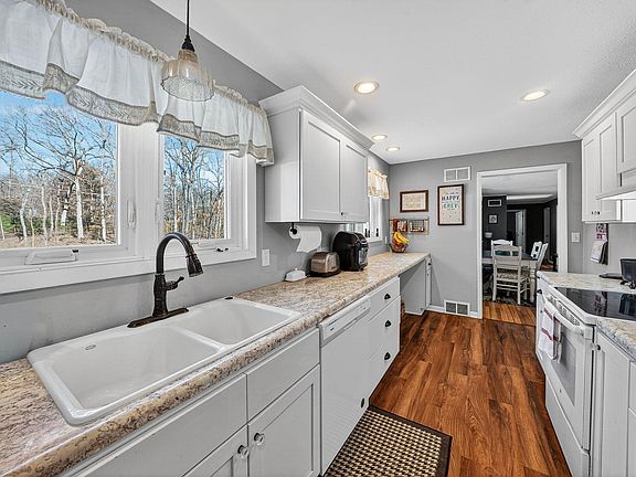 4th image of 21778 Auten Rd