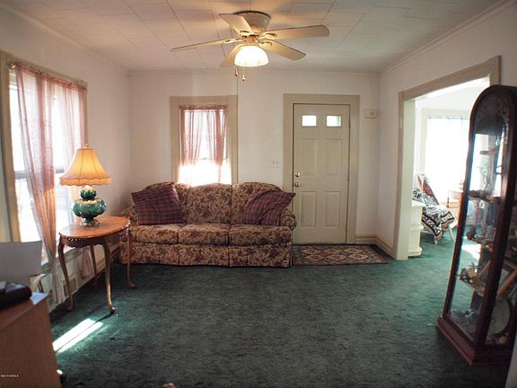 2nd image of 25 Orville St