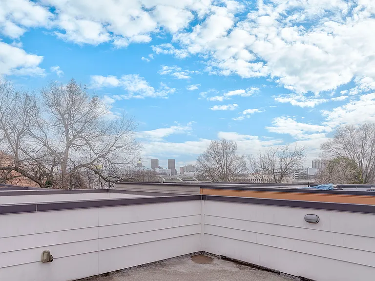 225 Crumley St SW — Photo 8