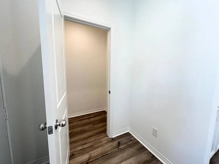 207 Merit — Photo 29