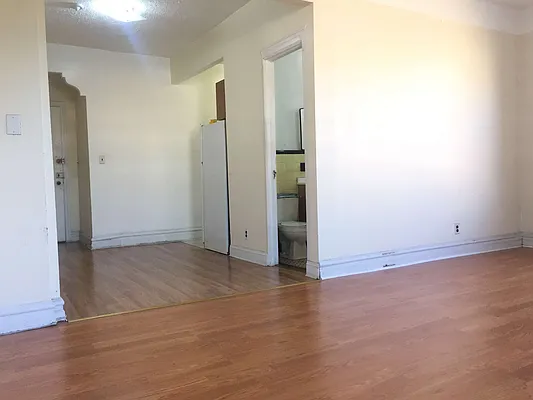 Rented by Metroline Realty | media 15