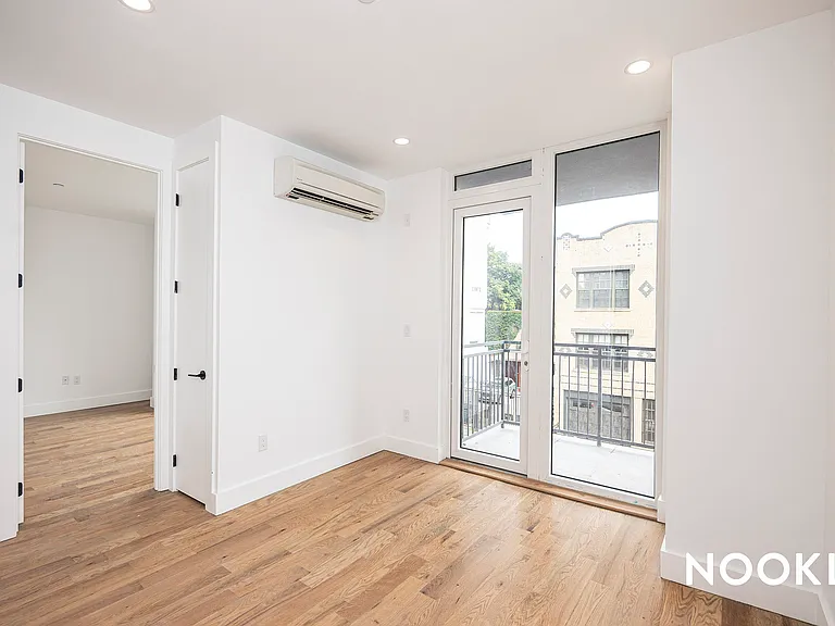 228 N 7th St #207 — Photo 5