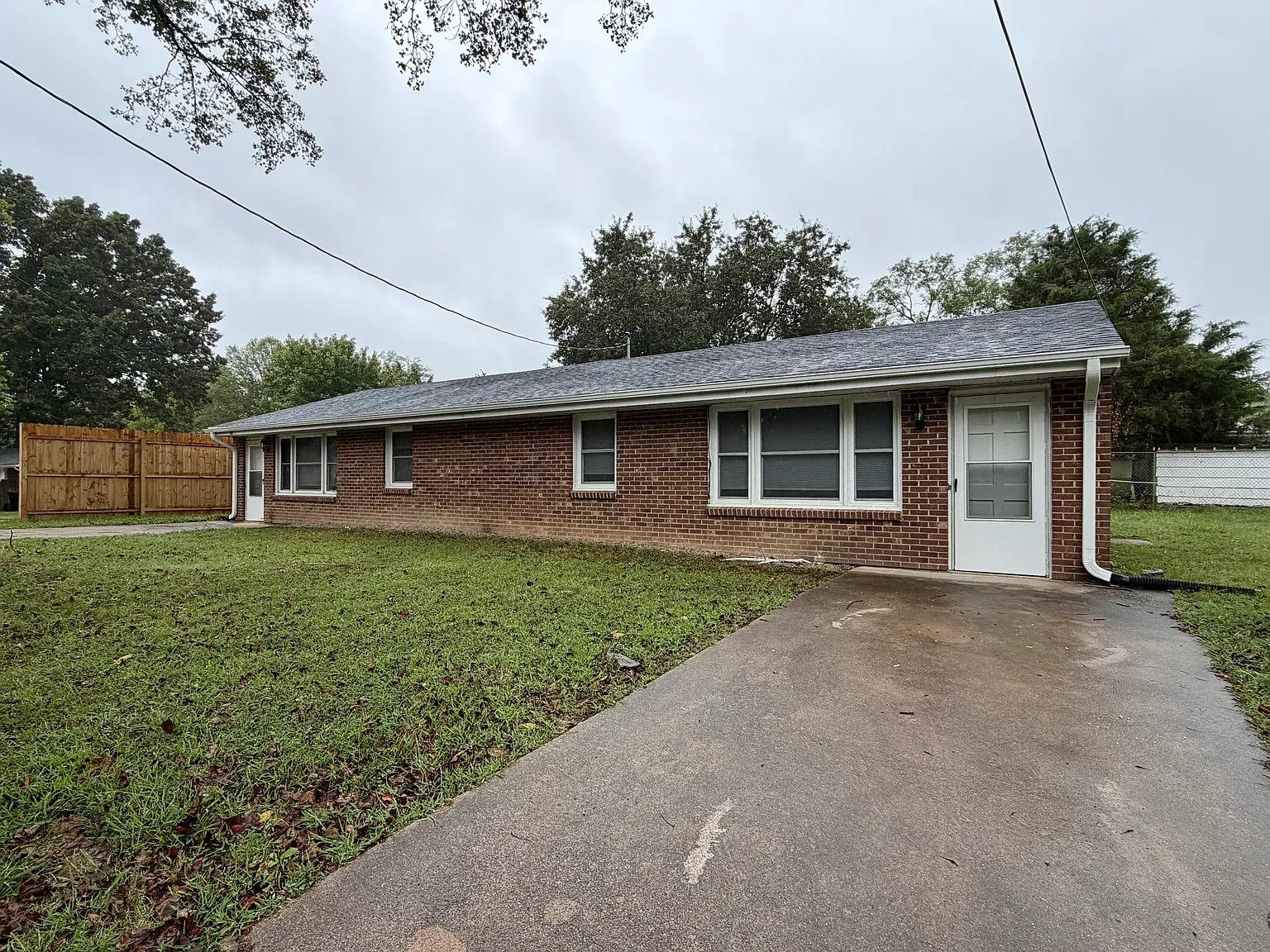 2 bed, 725 sqft, $1,275 — Photo 1