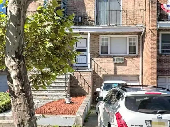 42 W 56th St, Bayonne, NJ 07002