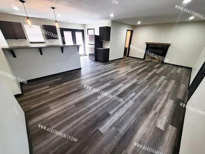 3 bed, 2.0 bath, 1500 sqft, $1,695 — Photo 3