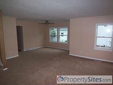 3rd image of 105 W Wayne St