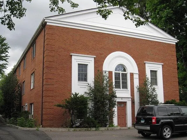 4 South Park Place Apartments