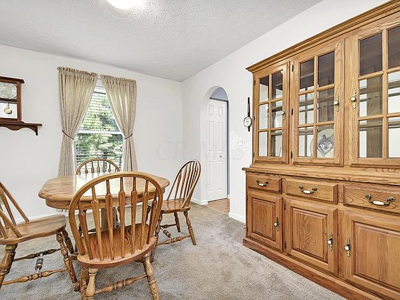 5th image of 22 E Fieldstone