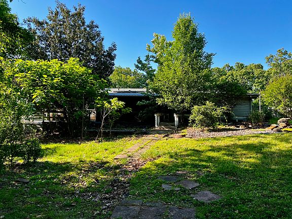 5th image of 33 Westwood Dr