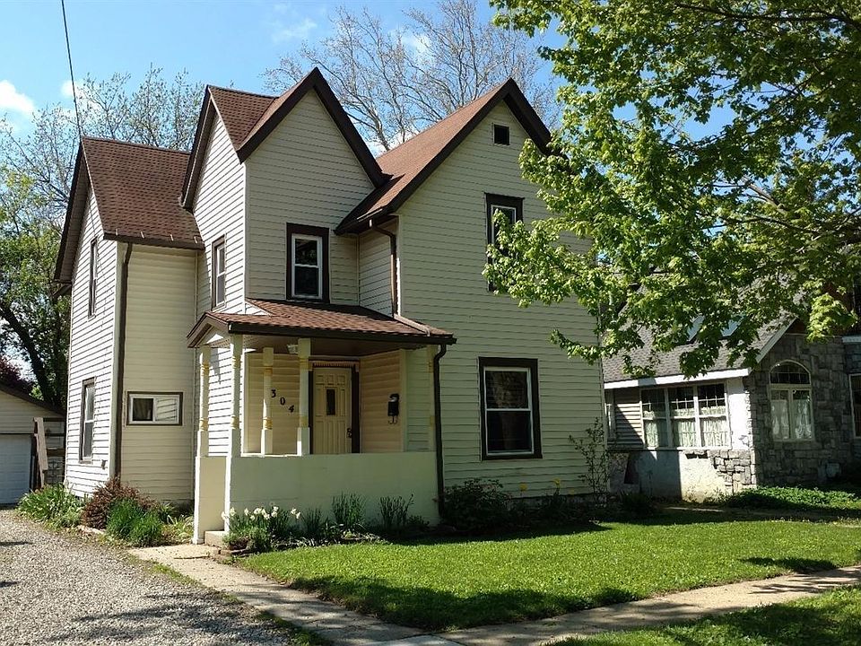 1st image of 304 E Tuscola St