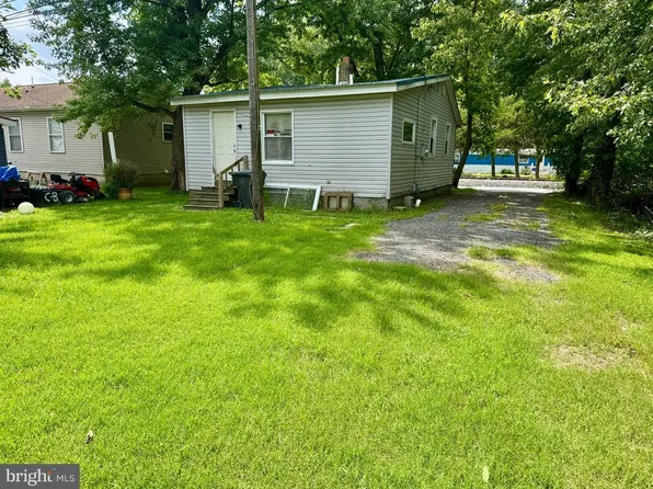60 E Railroad Ave, Selbyville, DE 19975