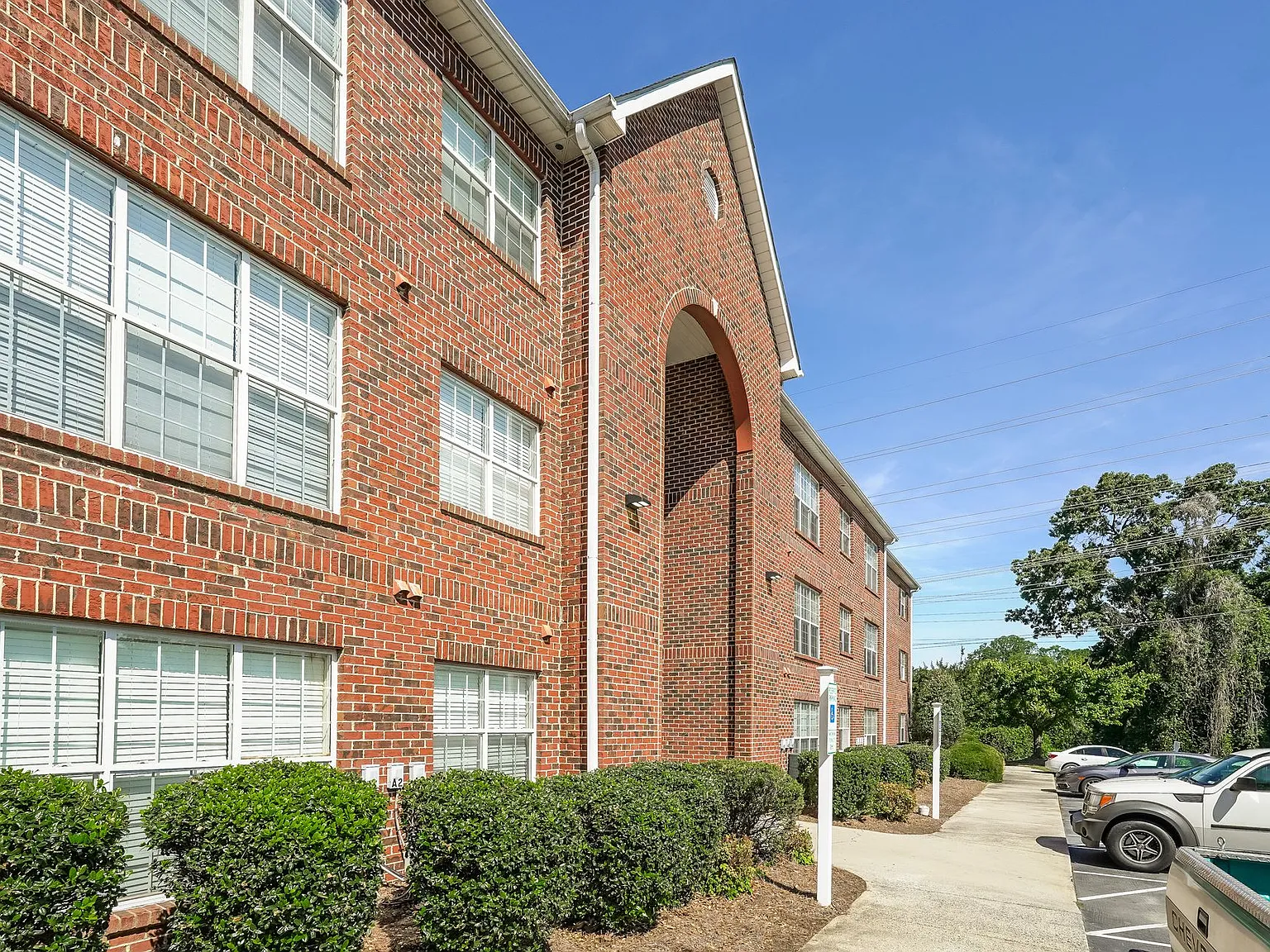 Wendover Ridge Apartments — Photo 4