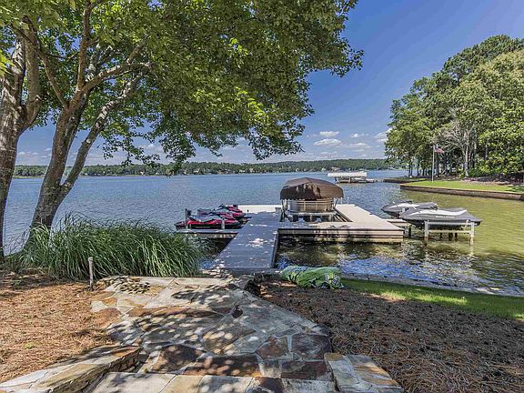 5th image of 145 Barrington Hall Dr
