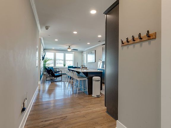 2nd image of 4405 Kentucky Ave #402
