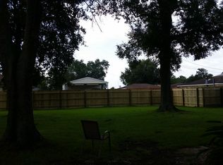 1320 S 13th St, Nederland, TX 77627