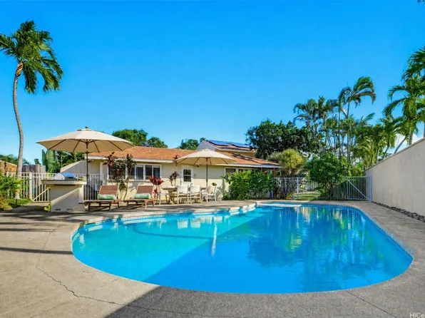 676 Mokapu Rd, Kailua, HI 96734