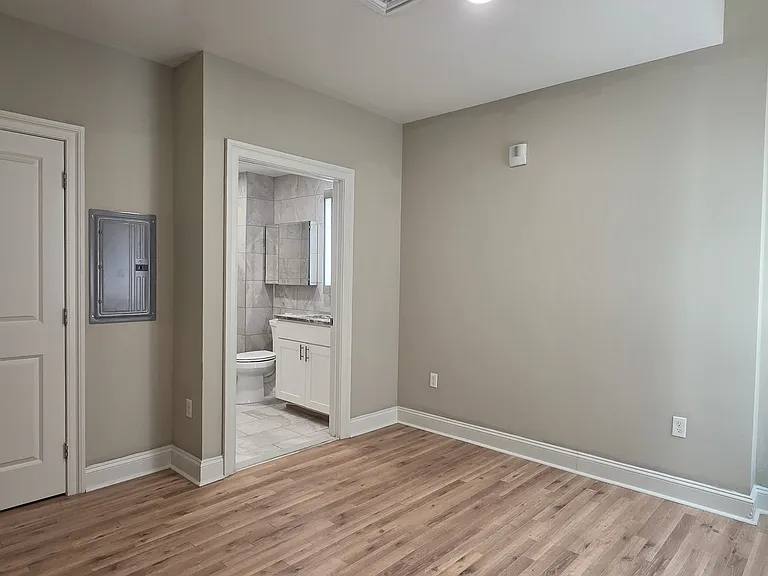 1420-22 Chestnut St #502 — Photo 9