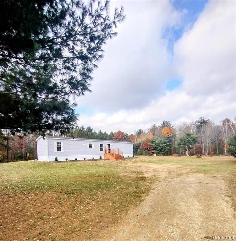 2619 E Deckerville Rd, Caro, MI 48723 MLS 20230088672 Zillow