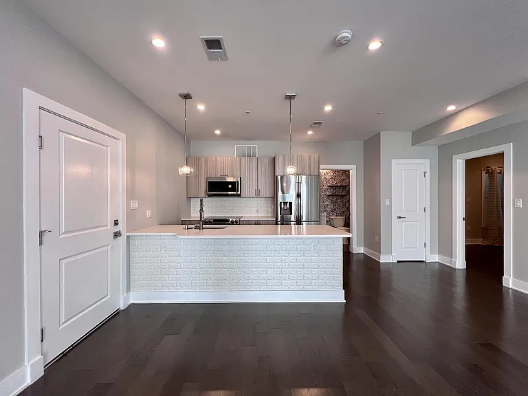340 Adams St NE #302 — Photo 25