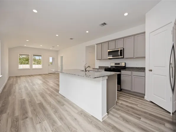 5205 Greengrass Willow Way, Houston, TX 77048