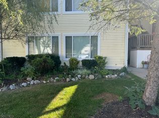 142 Falcon Ridge Way N #142, Hamburg, NJ 07419