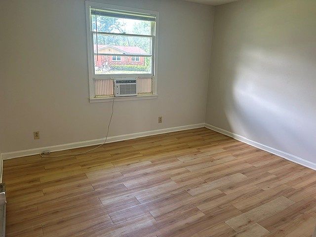 1st image of 444 Circle Dr