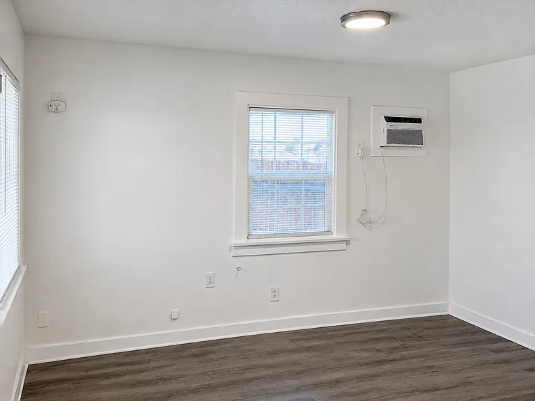 1255 Turquoise Ave — Photo 3