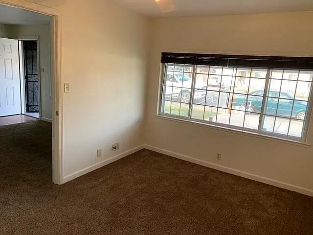 1900 Grand Ave — Photo 14