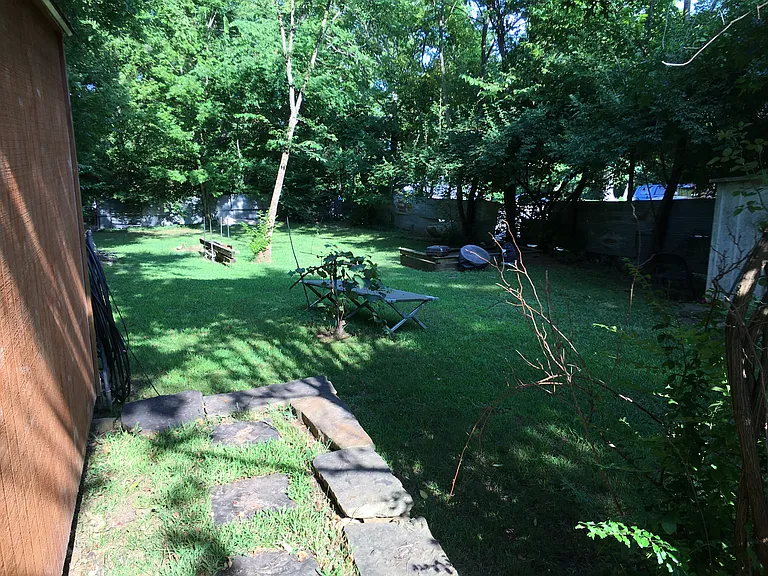 258 S Hill Ave — Photo 11