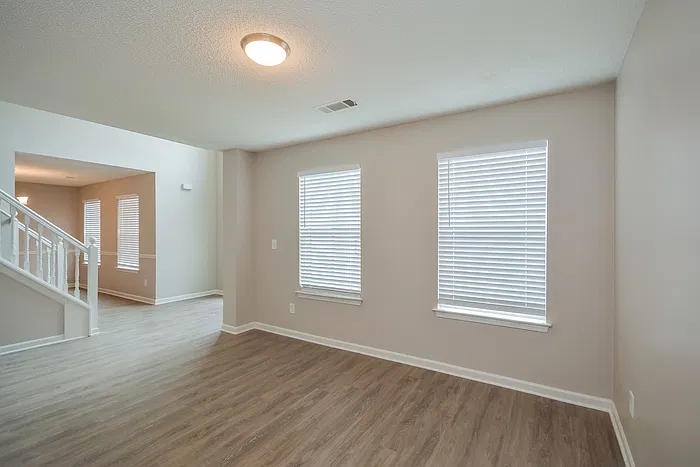 4 bed, 2.5 bath, 2133 sqft, $2,245 — Photo 4
