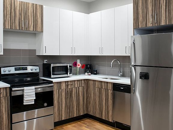 2nd image of 1102 Putnam Ave #2