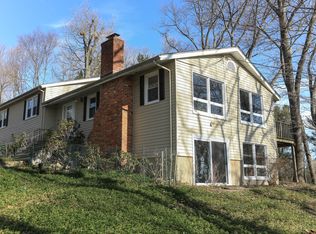 24 Hamilton Dr, Chappaqua, NY 10514