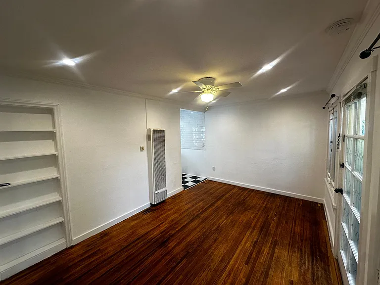 3927 Melrose Ave #1/4 — Photo 8