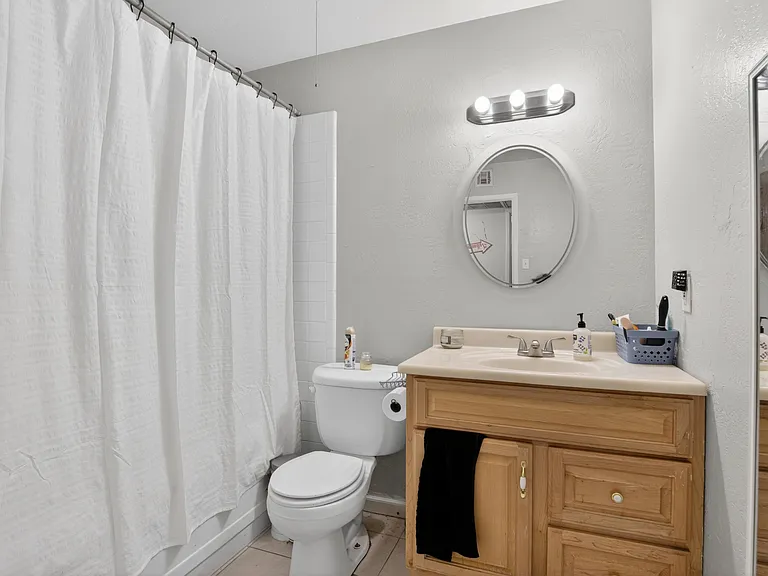 123 E Erie Dr — Photo 29
