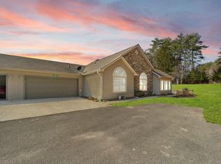 423 Deer Lake Pl, Bronston, KY 42518