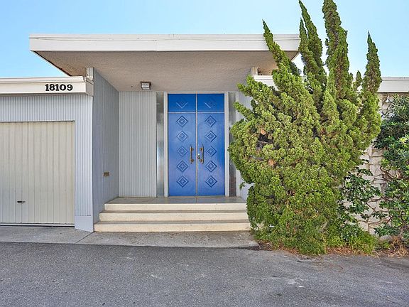 3rd image of 18109 Coastline Dr