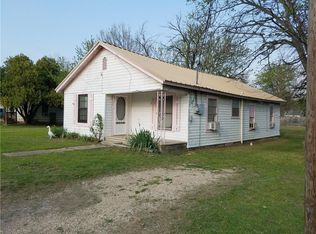 326 Cunningham St, Gainesville, TX 76240