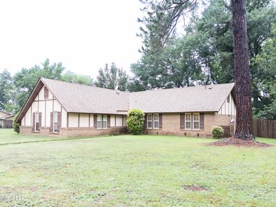 111 Royal Ct, Clinton, MS, 39056