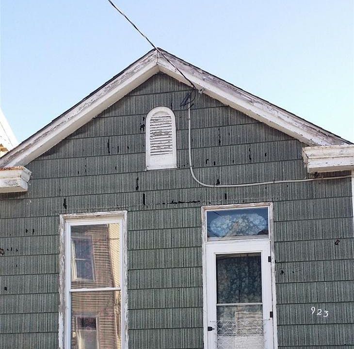 2nd image of 923 Boone St