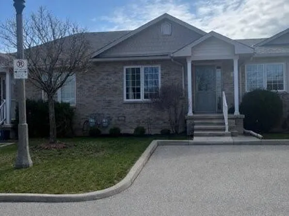 24 Kenyon Cres #6, Grimsby, ON L3M 5S3