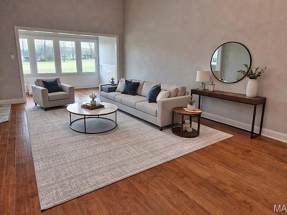 5th image of 149 Shaelah Ct